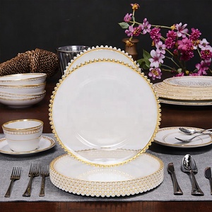 <span class=keywords><strong>Assiette</strong></span> de présentation ronde en <span class=keywords><strong>plastique</strong></span> transparent de 13 pouces avec bord doré et perles dorées pour décoration de mariage et dîner de fête - Product Image 6
