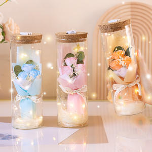 Regalo de San Valentín o Cumpleaños, Ramo de Flores Artificiales Ecológicas de Alta Calidad (Rosas, Girasoles), Cristal, Año Nuevo Chino - Product Image 1