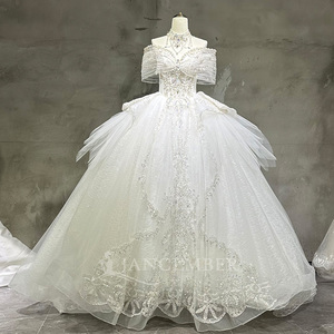 Nouvelle Robe de Mariée de Luxe Wx105 Princesse de Dubaï avec Paillettes, Perles et Cristaux, Traîne Chapelle, Coupe Princesse - Product Image 2