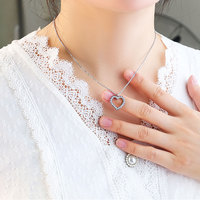 Collier pendentif soleil en acier inoxydable 316L style romantique avec chaîne en zircon en forme de cœur pour femme, idéal pour un anniversaire