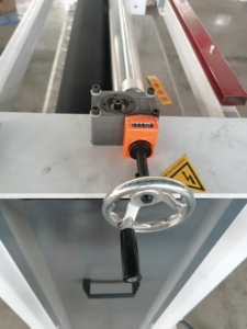 Machine à laminer les portes à panneaux plats avec colle froide en PVC - Product Image 2