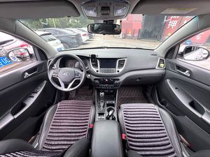 SUV Usado <span class=keywords><strong>Hyundai</strong></span> <span class=keywords><strong>Tucson</strong></span> <span class=keywords><strong>2015</strong></span> 1.6T 7DCT Gasolina, Volante a la Izquierda, Techo Solar Eléctrico, Cámara Trasera, Vehículo de <span class=keywords><strong>Segunda</strong></span> <span class=keywords><strong>Mano</strong></span> Confiable en Venta - Product Image 5
