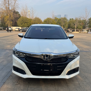 <span class=keywords><strong>Honda</strong></span> <span class=keywords><strong>Civic</strong></span> 1.5T CVT Usata Affidabile con Cambio Automatico, Sedili in Pelle, Telecamera Posteriore, Pneumatici R16, Ottime Condizioni, Guida a Sinistra, Trazione Anteriore - Product Image 1