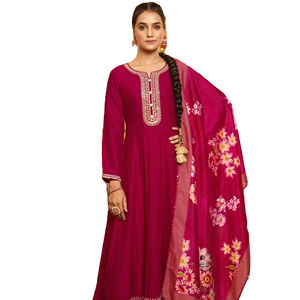 Top y pantalón de seda Vichitra pura Premium de nuevo diseñador con estampado digital con dupatta de encaje - Product Image 1