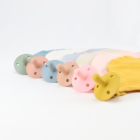 Vaisselle promotionnelle Offre Spéciale 4 couches doux respirant mousseline coton fournitures pour bébés serviette et bavoirs de couleur unie avec sucette