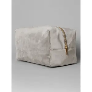 Étui de beauté en velours durable, merchandising personnalisé - Product Image 4