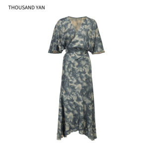 <span class=keywords><strong>Robe</strong></span> longue en <span class=keywords><strong>soie</strong></span> de mûrier 100% pour femme, col en V, tie-dye, manches volantées, imprimé abstrait, élégante, haut de gamme, <span class=keywords><strong>fluide</strong></span>, pour l'été - Product Image 1