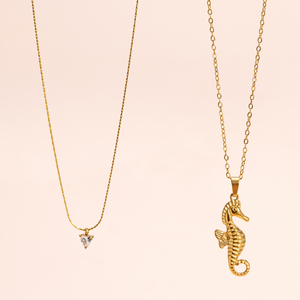 Collar con Colgante <span class=keywords><strong>de</strong></span> Caballito <span class=keywords><strong>de</strong></span> Mar 3D Chapado en Oro <span class=keywords><strong>de</strong></span> 18K, Delicado Colgante Solitario Triangular con Circonita Cúbica, Collar Impermeable, Joyería <span class=keywords><strong>de</strong></span> Playa para Mujer - Product Image 4