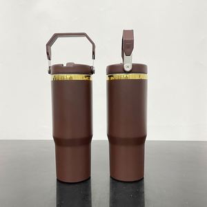 Lot de 20 Bouteilles d'eau isothermes 30oz avec paille et couvercle à clapet, personnalisables avec logo, finition dorée, revêtement en poudre chocolatée, et poignée portable - Product Image 2