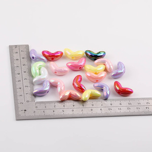 Cuentas sueltas acrílicas en forma de corazón, chapadas en varios colores, para hacer pulseras, materiales para manualidades de joyería DIY 37092 - Product Image 4