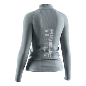 Ensemble de lutte pour femmes, évacuation de l'humidité, haut à manches longues avec fermeture éclair 1/4 et short de compression pour l'entraînement et la remise en forme - Product Image 4