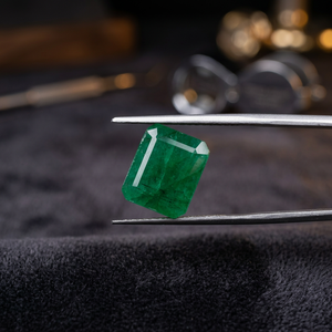 Esmeralda Zambiana Natural de 8.05 Ct, Corte Octogonal, Certificada por GIA, Piedra Preciosa Suelta |   Piedra de Esmeralda Verde para Joyería - Product Image 1