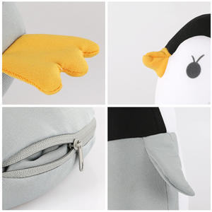 Oreiller de voyage en forme de U pour enfants, motif animal gris et noir, en polyester avec particules de mousse, transformable 2 en 1 - Product Image 5