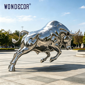 Sculpture de taureau en acier inoxydable sur mesure, statue moderne en métal miroir pour la décoration des places financières - Product Image 4