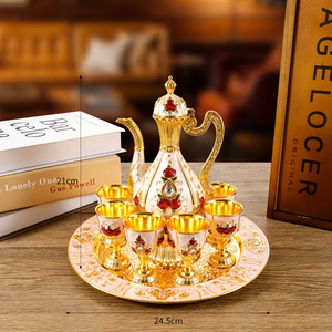 Juego de vino estilo palacio europeo al por mayor, botella de vino metálica con relieve y copas, juego de vino vintage para el hogar - Product Image 2