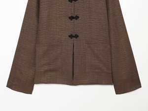 Chaqueta Casual Personalizada 2026 para <span class=keywords><strong>Mujer</strong></span>, Corte Holgado, Cuello Mandarín, Color Sólido, Estilo Vintage con Botones Tradicionales Tipo Rana, OEM/ODM - Product Image 5
