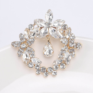 Broche de luxe en alliage plaqué argent avec fleur en cristal, décoration de robe élégante pour femme, cadeau de fête multicolore et étincelant - Product Image 5