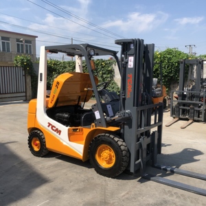 Montacargas Diésel TCM Usado de 2.5 Toneladas en Oferta, Altura de Elevación de 4m/4.5m/5m/6m, Colocación de Carga Eficiente en Espacios Reducidos - Product Image 3