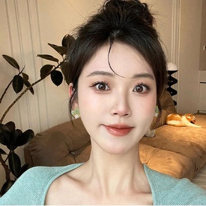 Nouvelles boucles d'oreilles clous en alliage de zinc plaqué or, motif camélia vert et blanc, design pétale rétro élégant pour femme - Product Image 6