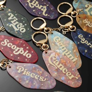 Portachiavi Personalizzato con Simbolo Zodiacale di Capricorno, Dicembre e Gennaio, Charm in Acrilico Blu per Borse - Product Image 5