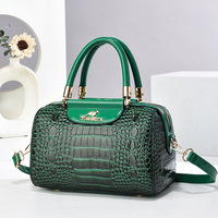 Sac à bandoulière carré grand format en cuir brillant à motif crocodile pour tenues quotidiennes Printemps 2025 Doublure en polyester multicolore
