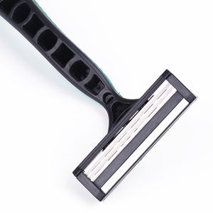 MAX Easy Clean Design Barber Bionic Handle Safety Men Triple <strong>Blade</strong> <strong>Feather</strong> Disposable <strong>Razor</strong> <strong>Blade</strong> with Production Line - Product Image 5