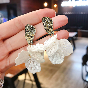 Tassel Shell Flower <strong>Knot</strong> <strong>Earrings</strong> <strong>Earrings</strong> Versatile Temperament <strong>Earrings</strong> Wholesale N240307 - Product Image 1