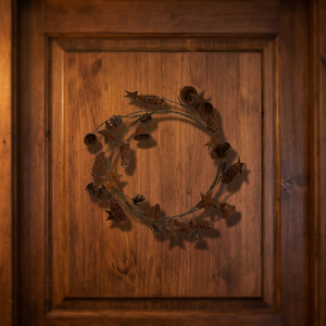 Corona navideña rústica con piñas, estrellas y campanas, flores decorativas de madera natural hechas a mano, sin iluminación, de una sola pieza - Product Image 6