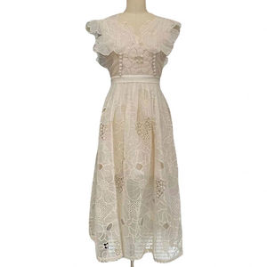 Spot Goods <span class=keywords><strong>2022</strong></span> diseñador vietnamita estilo Hada industria pesada vestido blanco temperamental minoría encaje hueco AMY - Product Image 1