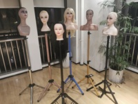 Statif Tripod Logam Profesional Lipat Portabel yang Dapat Disesuaikan untuk Wig Manekin dengan Kepala Manekin