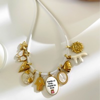 Collier magnétique rétro de luxe en acier inoxydable avec pendentifs cœur et papillon, design goutte d'huile, incrustation de coquillage blanc, multiples breloques