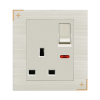 Prise murale à interrupteur 13A de type G britannique avec indicateur néon, protection contre les surcharges PC 250V AC pour usage domestique et commercial (CE/RoHS)