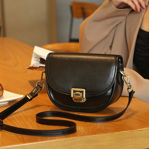 Sac à main bandoulière tendance en similicuir, grande capacité (20-37L), sangle détachable, élégant et simple, vente chaude - Product Image 1