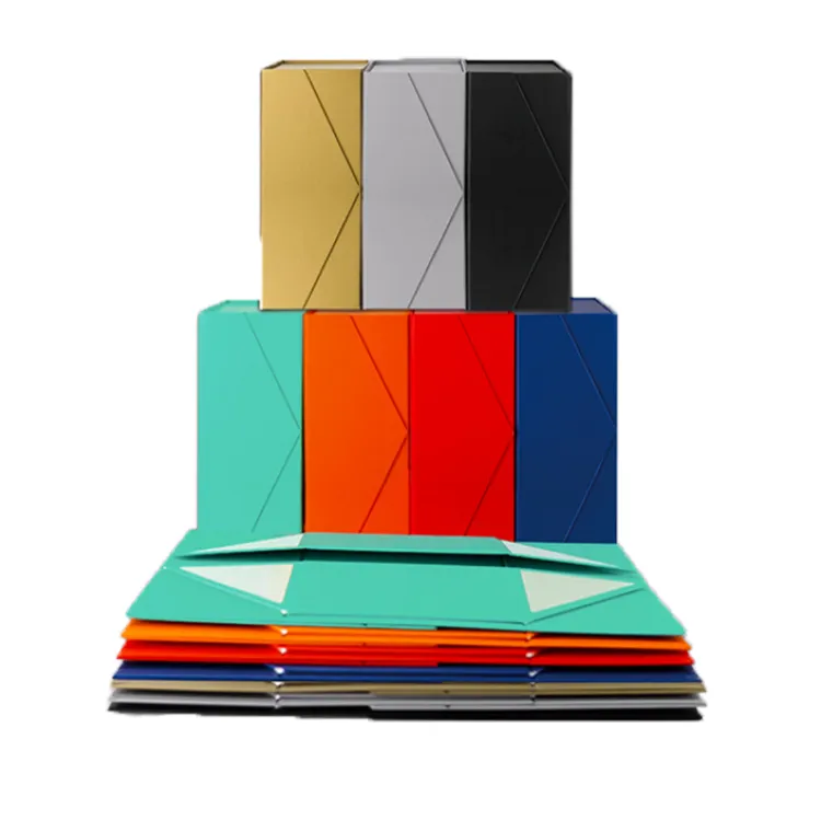 Caja de regalo magnética plegable de lámina de oro de lujo personalizada, caja de embalaje para regalo de ropa, caja de papel para manualidades de regalo plegable de cartón