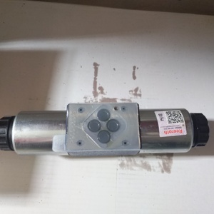 Vannes hydrauliques proportionnelles inversables de la série Rexroth R900561278 4WE6E6X/EG24N9K4 - Product Image 2