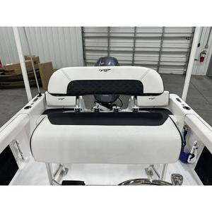 Barco de Consola Central Tidewater 180 CC Adventure 2025 con Casco de Fibra de Vidrio (FRP) - Product Image 1