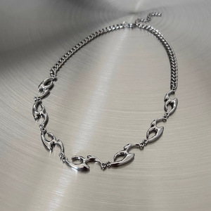Collier en acier au titane de haute qualité pour garçons forme irrégulière conception de niche élevée ne se décolore pas chaîne de couleur chaînes de mode colliers - Product Image 5
