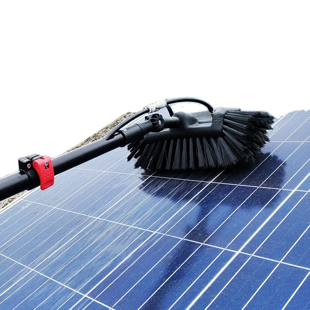 Brosse de nettoyage de panneau solaire alimentée par l'eau avec tête de brosse douce à 5 côtés et manche télescopique