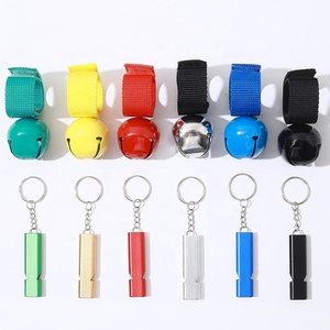 Clochettes <span class=keywords><strong>d</strong></span>'<span class=keywords><strong>ours</strong></span> en métal colorées avec sangles en nylon, clochettes de sécurité durables pour la randonnée, le camping et la prévention des animaux sauvages - Product Image 1
