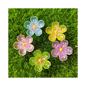 Confezione da 100 Pezzi di Fiori di Sakura Luminosi da 26MM, Cabochon in Resina Piatta, Perline Floreali Kawaii per Slime e Fai-da-Te - Product Image 6