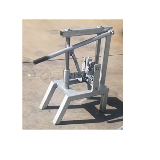 China Hand-Operated High Efficiency Carbon Steel Cashew Nut Shelling/Shelling Machine for Cracking Shells