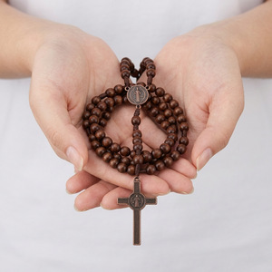 Rosario Católico de Madera de <span class=keywords><strong>San</strong></span> <span class=keywords><strong>Benito</strong></span> para Hombre y Mujer, Collar para Oración Diaria, Protección Espiritual, Cuentas con Cruz de <span class=keywords><strong>San</strong></span> <span class=keywords><strong>Benito</strong></span>, Regalo Religioso - Product Image 3