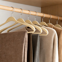 Cintres en plastique floqués en velours épaissis à épaules larges, antidérapants, pour costumes, manteaux en laine, armoire et usage domestique - Vente en gros