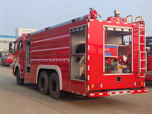 Camion de lutte contre l'incendie et de sauvetage à haute performance, nouveau diesel ISUZU GIGA 6X4 LHD RHD 10CBM, réservoir d'eau et de mousse - Product Image 4