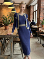 Ensemble robe et cardigan en tricot blanc élégant et moderne, ensemble en tricot 2 pièces Stealth Wealth pour femmes sophistiquées