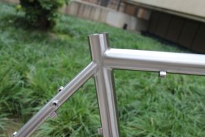 Cadre de vélo de tourisme et de gravier en titane, <span class=keywords><strong>axe</strong></span> traversant 142X12mm, frein à disque, super léger, route, 1,7 kg, cadre à poutre, <span class=keywords><strong>roue</strong></span> de 29 pouces - Product Image 2