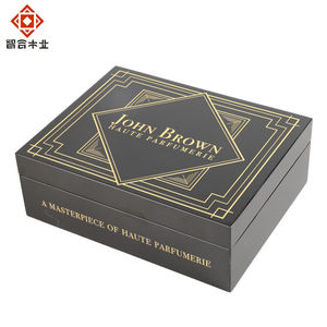 Caja de perfume de madera MDF de lujo, juego de botellas de perfume, paquete de regalo personalizado, caja de perfume de madera negra con detalles en relieve. - Product Image 4