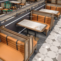 Table carrée en bois et chaise en rotin de style moderne pour café et salon de thé, canapé en cuir, mobilier de restaurant