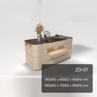 Meuble remontoir de montres pour îlot de dressing, avec 6 remontoirs de montres, dessus en verre fumé et revêtement en cuir microfibre beige