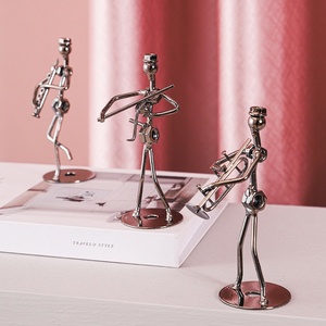 Sculpture vintage <span class=keywords><strong>en</strong></span> <span class=keywords><strong>fer</strong></span> forgé, homme guitariste, art <span class=keywords><strong>en</strong></span> <span class=keywords><strong>fer</strong></span>, figurine musicale punk industrielle, décoration de table, cadeau d'anniversaire original, musiciens rock - Product Image 4